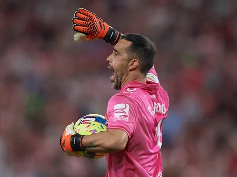 Tras dos meses fuera: Bravo en el once ideal de La Liga