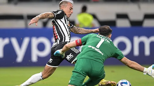 La hinchada se había manifestado contra Edu Vargas