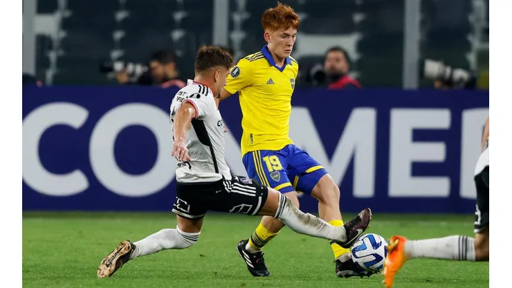 Valentín Barco en acción ante Colo Colo en el triunfo de Boca Juniors.