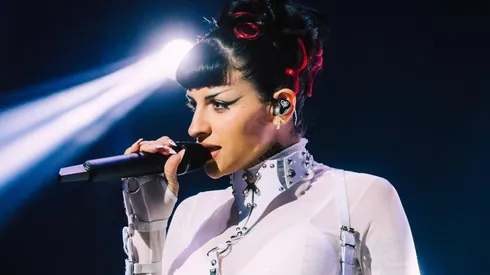 Cazzu termina su gira Nena Trampa en el Teatro Caupolicán lleno de fanáticos y fanáticas