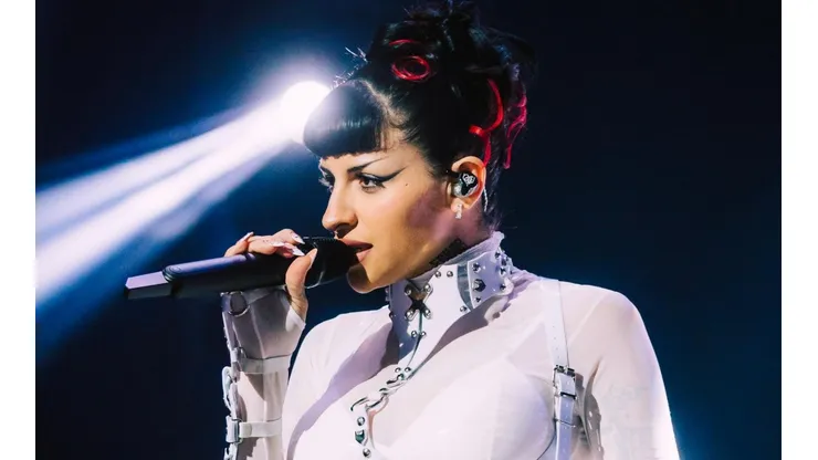 Cazzu termina su gira Nena Trampa en el Teatro Caupolicán lleno de fanáticos y fanáticas