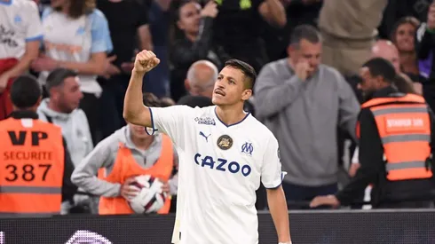 Alexis Sánchez celebra uno de sus goles en Marsella