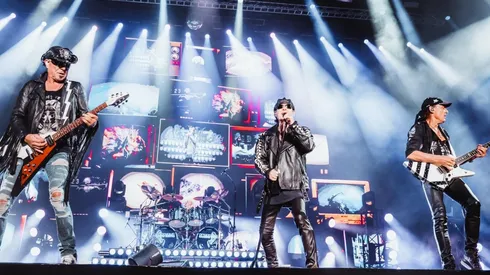 Scorpions deleitó a miles de fanáticos en el Santa Laura.