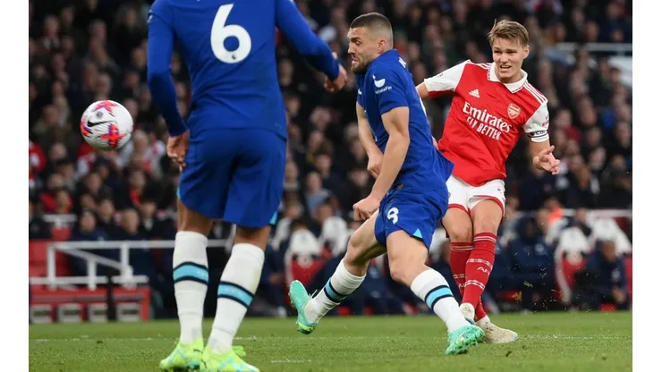 Odegaard anotó un doblete frente al Chelsea