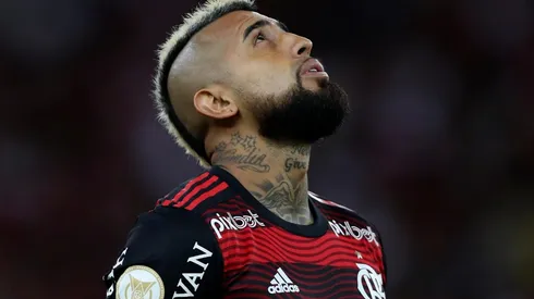 Arturo Vidal no lo pasa bien