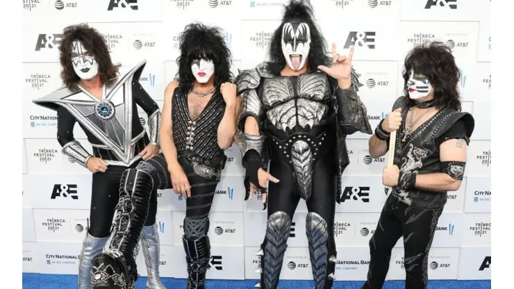 ¿Cuáles son los horarios del Masters of Rock y a qué hora sale Kiss?