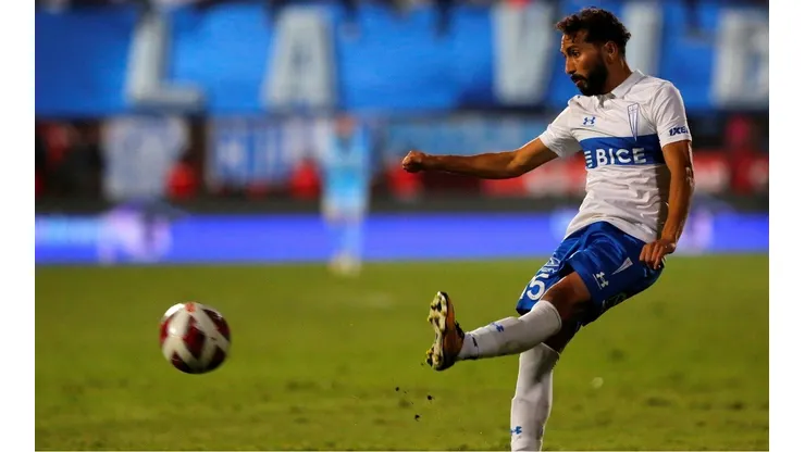 Cristian Cuevas asoma como titular en el ataque de la Universidad Católica
