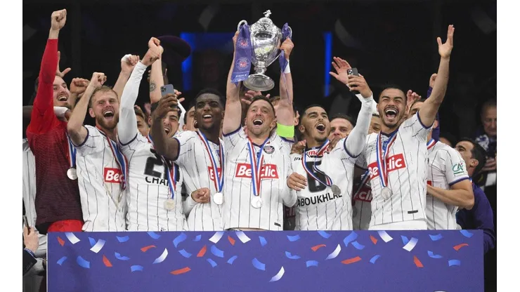 Gabriel Suazo levanta su primer título en Europa