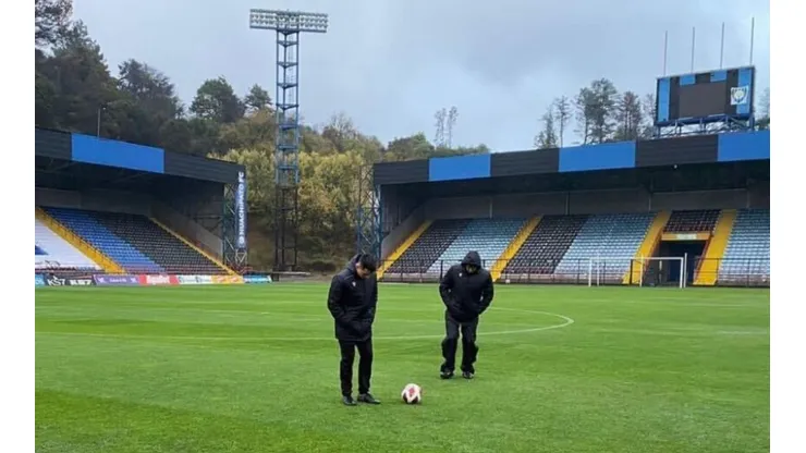 El Estadio CAP quedó como una piscina tras la lluvia en Talcahuano y el duelo entre Huachipato y Magallanes tendrá que ser reprogramado.