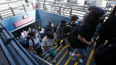 ¿A qué hora cierra el Metro este 28 de abril y cuándo pasa el último tren?