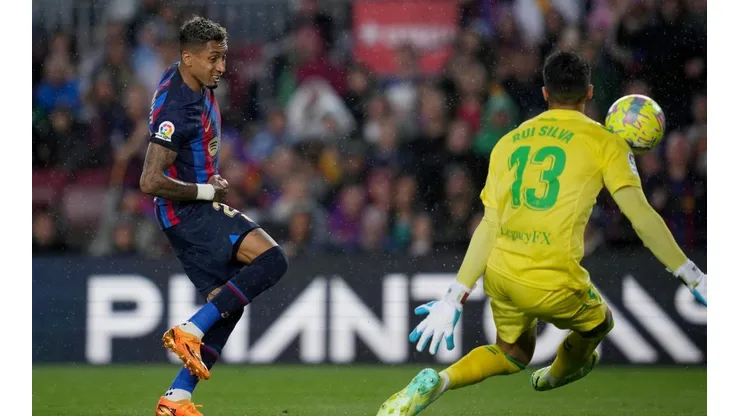 Barcelona golea y sigue sólido puntero en España.