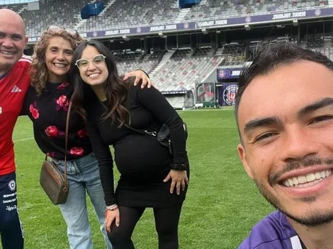 Suazo comparte con sus padres antes de la final de la Copa de Francia