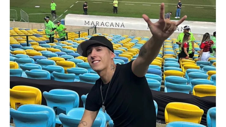 El Pailita disfrutando la goleada del Flamengo en el estadio Maracaná.