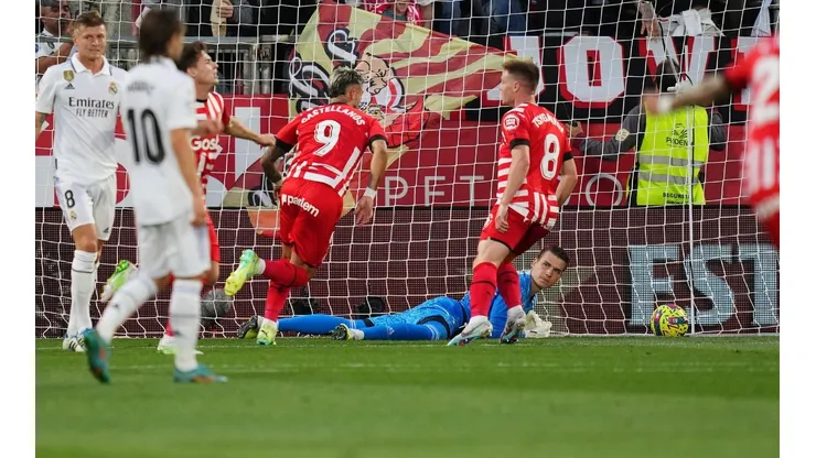 El reclamo de MisterChip en medio del póker de ex U. de Chile al Real Madrid.