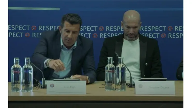 La Junta de la UEFA discutiendo sobre las reglas del juego