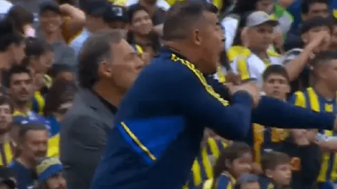 Jorge Almirón le reclama con fervor al capitán de Boca Juniors, Pol Fernández.