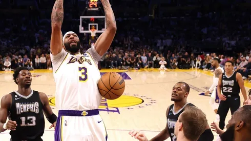 Los Lakers lidera la serie ante Memphis por 2-1.