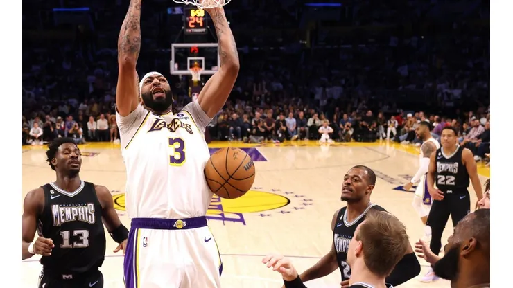 Los Lakers lidera la serie ante Memphis por 2-1.