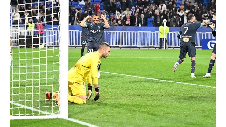 Triunfo agónico de Alexis y el Marsella en el clásico contra el Lyon.