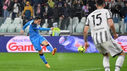 Raspadori marcó el gol de la victoria