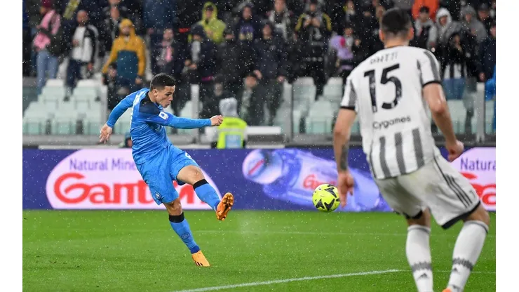 Raspadori marcó el gol de la victoria