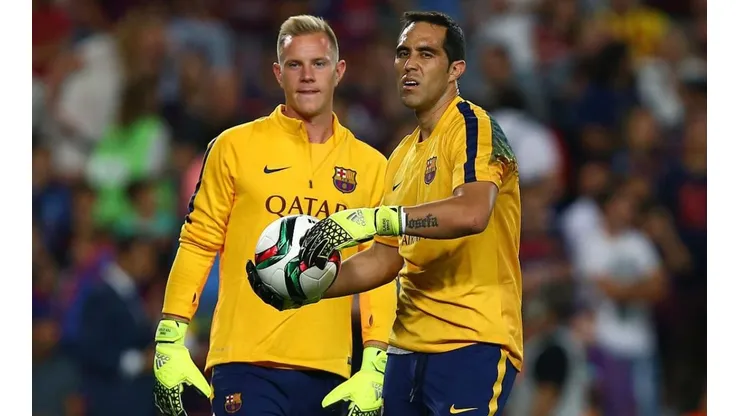 Claudio Bravo y Marc Andre Ter Stegen han peleado desde que compartieron camarín en Barcelona