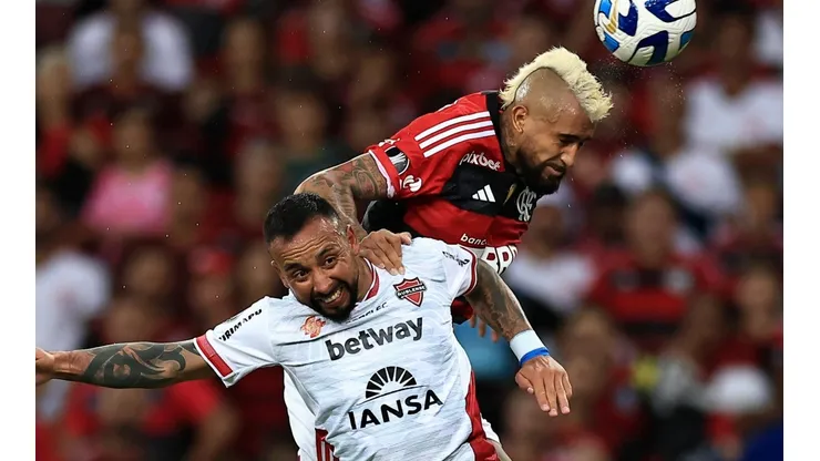 Arturo Vidal sumó minutos como titular en el debut de Sampaoli en Flamengo