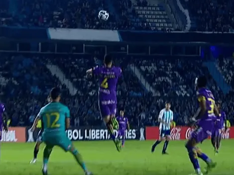 Galíndez sufre un autogol increíble y Racing se impone al Aucas