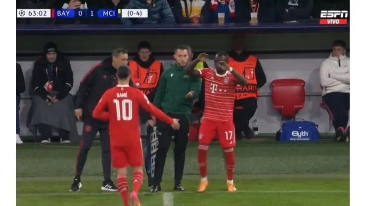 Sané ni miró a Mané cuando le tocó salir de la cancha en el Bayern Múnich vs Manchester City.