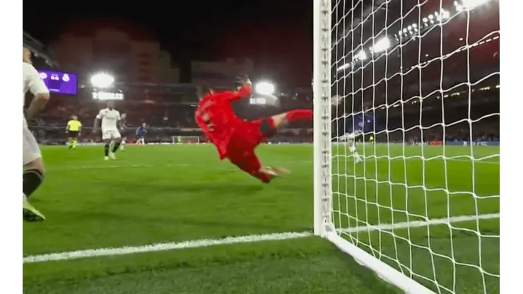 Courtois realizó una atajada espectacular