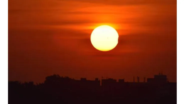 Eclipse Solar Híbrido 2023
