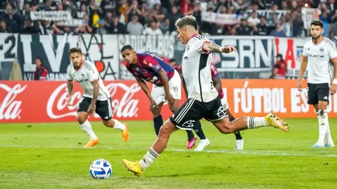 Carlos Palacios marcó de penal para el triunfo de Colo Colo.