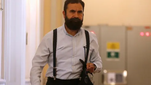 PC suspende militancia de Hugo Gutiérrez