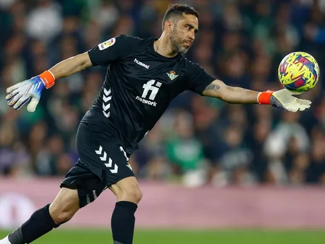 Prensa española asegura que Bravo está por renovar con Betis