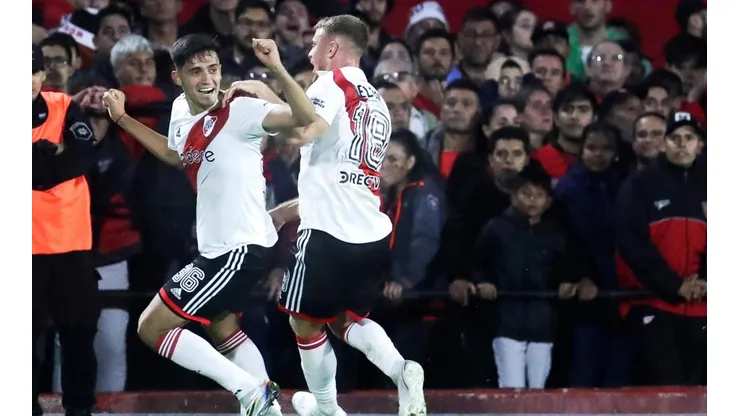 Pablo Solari celebra su gol frente Newell's