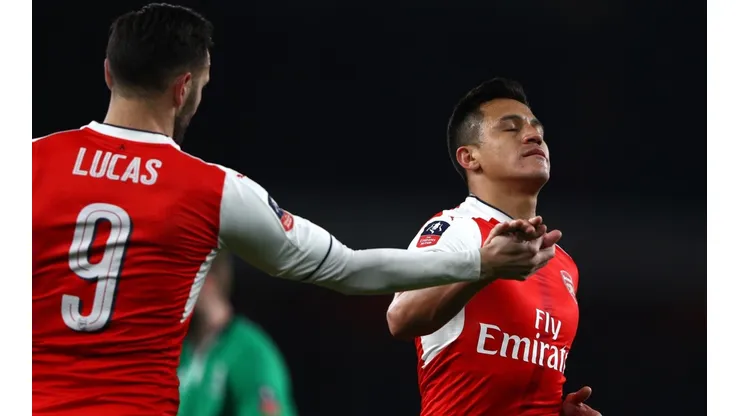 Lucas Pérez y Alexis Sánchez en Arsenal