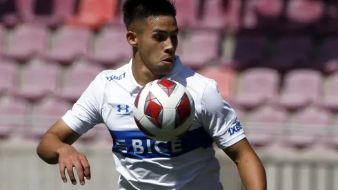 Alexander Aravena asoma titular en la UC contra Colo Colo.