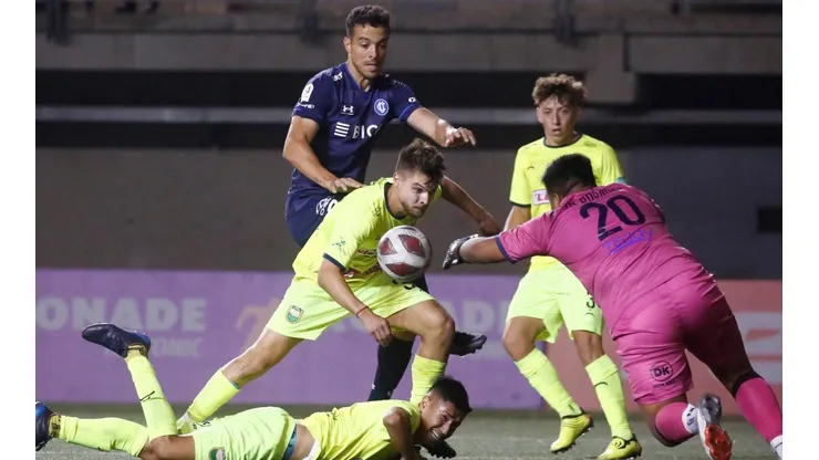 Colina estuvo a nada de eliminar a la UC en Copa Chile