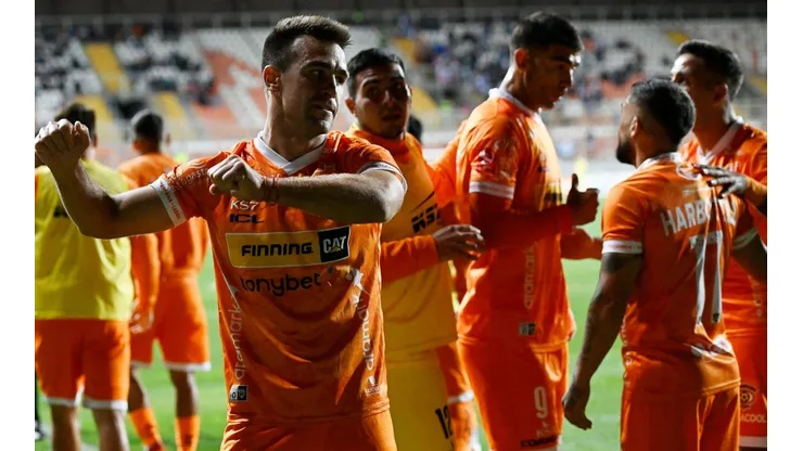 Cobreloa todavía se remece por la situación con David Escalante, quien se aprecia al fondo.