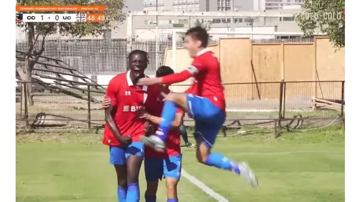 Ousman Touray vivió un alocado festejo en su primer gol con la UC proyección.