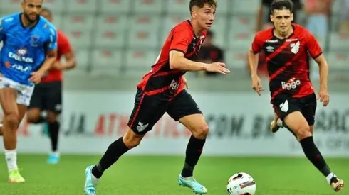 Arriagada ha jugado solo tres partidos en Athletico Paranaense.