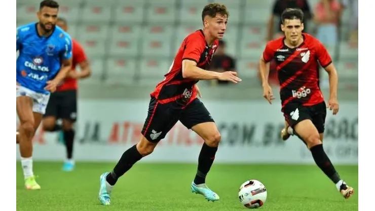 Arriagada ha jugado solo tres partidos en Athletico Paranaense.