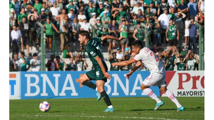 Lucas Melano corrió prácticamente 100 metros antes de anotar un golazo a Argentinos Juniors.