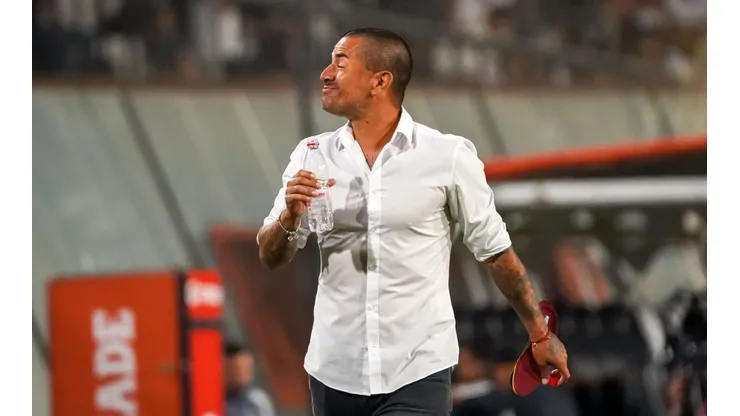El Kike Acuña en el estadio Monumental, donde Santiago City cayó ante Colo Colo por la Copa Chile.