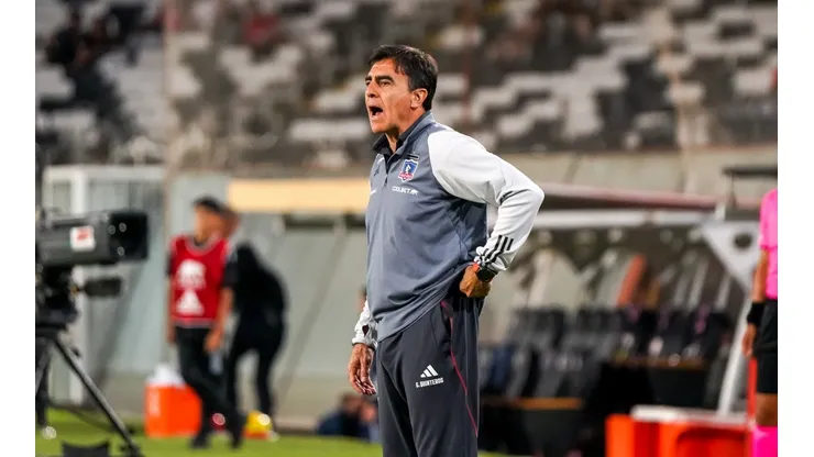 Gustavo Quinteros en el partido que Colo Colo le ganó a Santiago City como visitante en el Monumental.