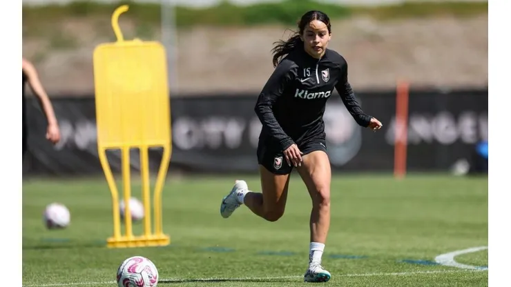 Scarlett Camberos entrenando en el Angel City FC