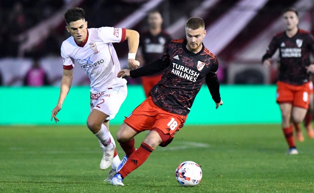 Duelo de chilenos en la visita de River Plate ante Huracán ¿A qué hora ...
