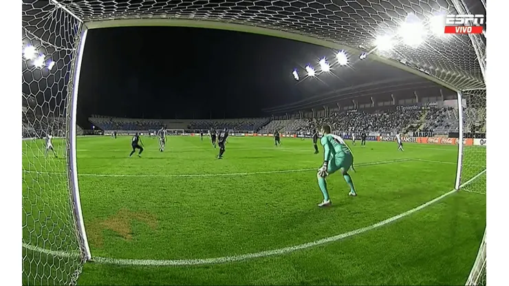Golazo: primer tanto de la historia de Magallanes en Copa Sudamericana.