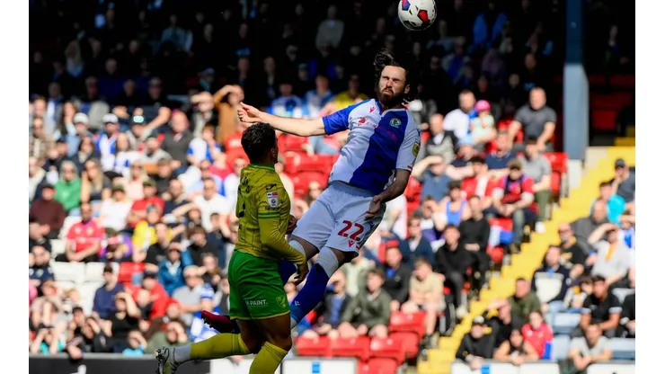 Ben Brereton Díaz no pudo ante el Norwich