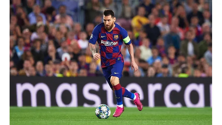 Los hinchas del Barcelona pidieron a los gritos el regreso de Lionel Messi al club.